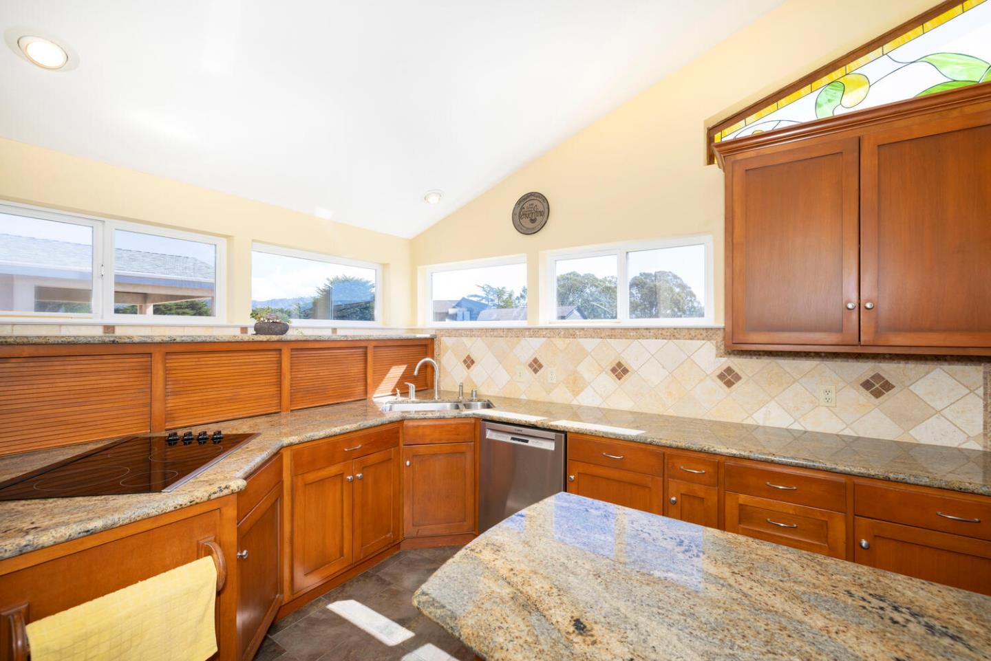 Detail Gallery Image 31 of 54 For 121 Bernal Ave, Moss Beach,  CA 94038 - 3 Beds | 2/1 Baths