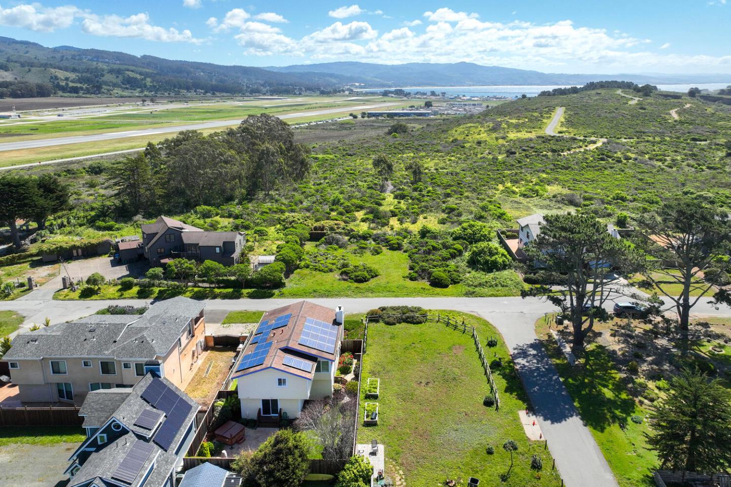 Detail Gallery Image 46 of 54 For 121 Bernal Ave, Moss Beach,  CA 94038 - 3 Beds | 2/1 Baths