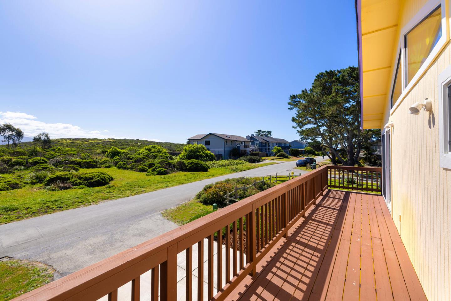 Detail Gallery Image 7 of 54 For 121 Bernal Ave, Moss Beach,  CA 94038 - 3 Beds | 2/1 Baths