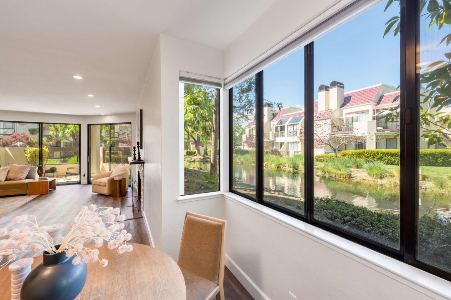 Detail Gallery Image 10 of 40 For 540 Shorebird Cir #21106,  Redwood City,  CA 94065 - 2 Beds | 2 Baths