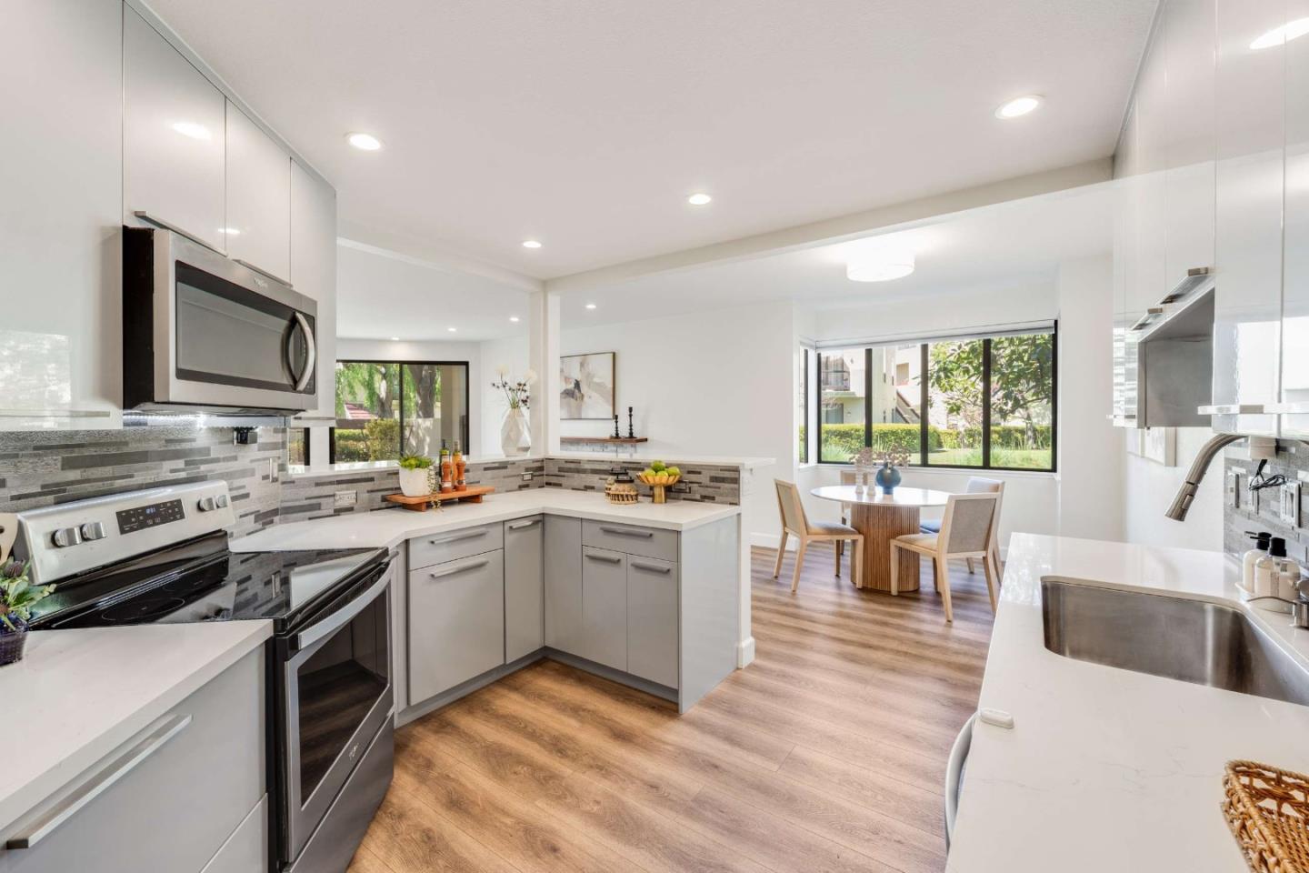 Detail Gallery Image 14 of 40 For 540 Shorebird Cir #21106,  Redwood City,  CA 94065 - 2 Beds | 2 Baths