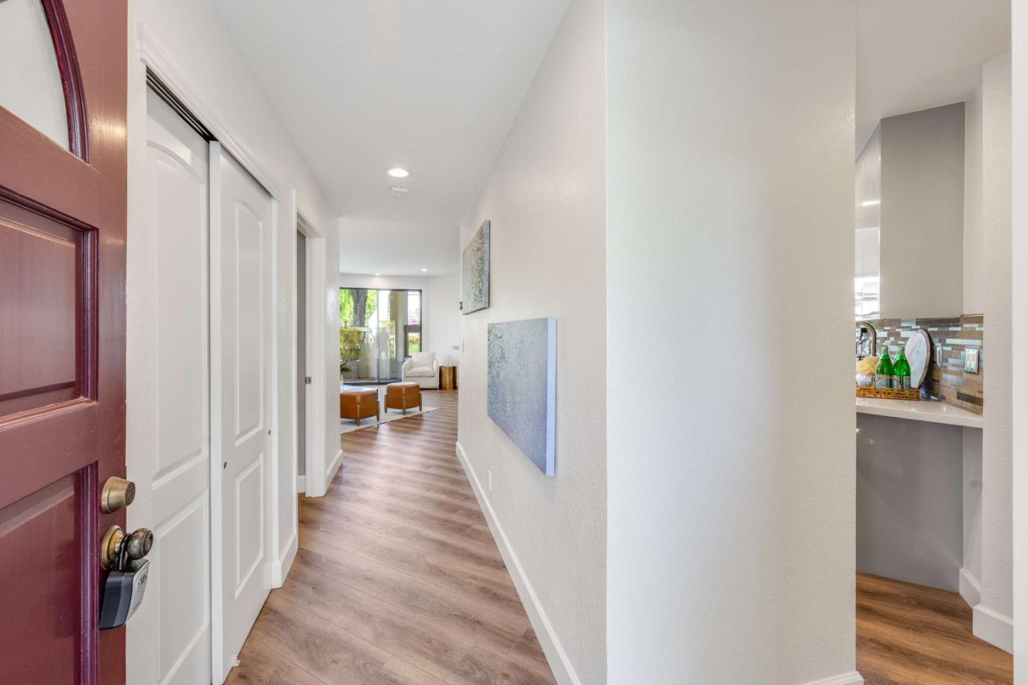 Detail Gallery Image 3 of 40 For 540 Shorebird Cir #21106,  Redwood City,  CA 94065 - 2 Beds | 2 Baths