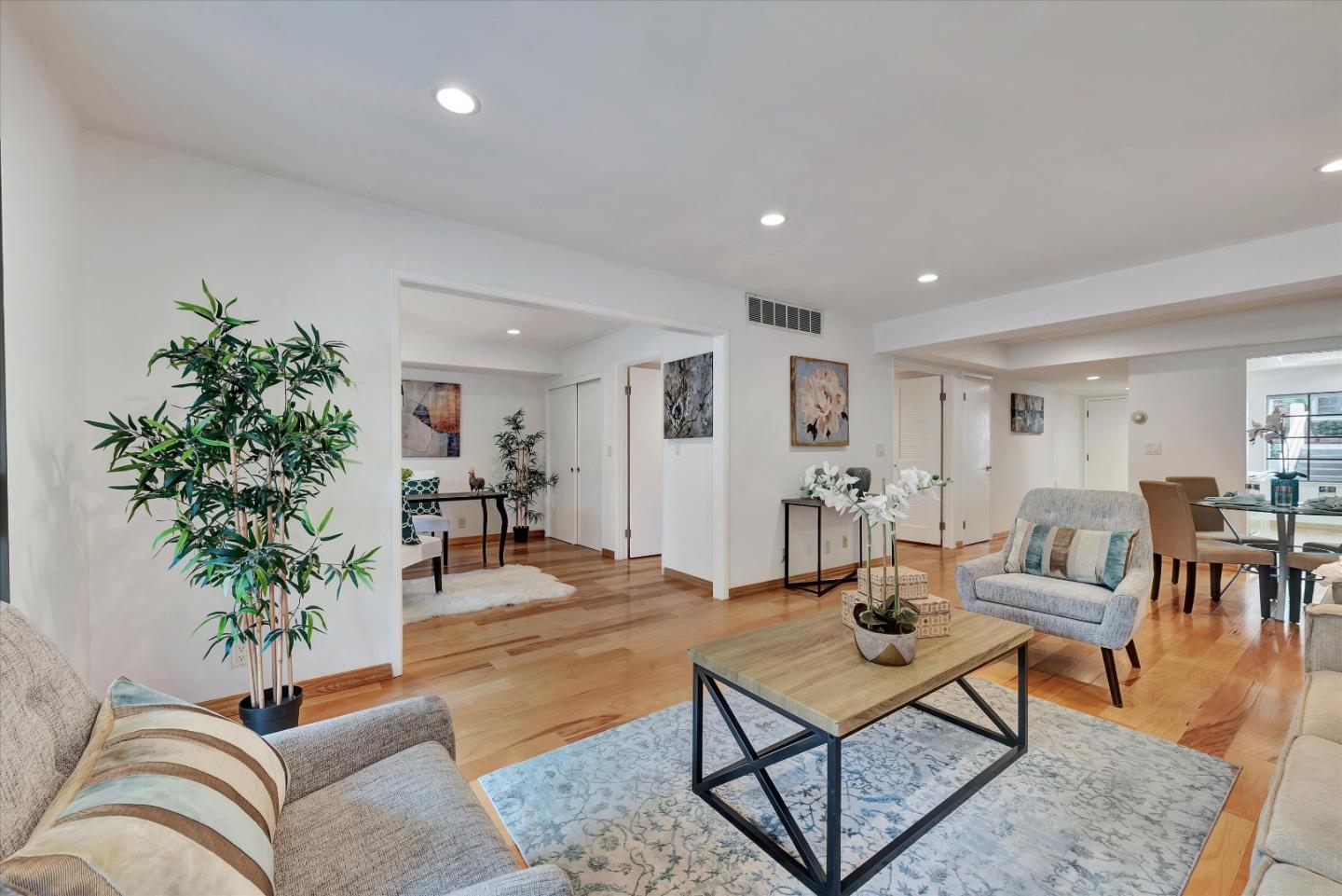 Front Image Thumbnail for ML82041500