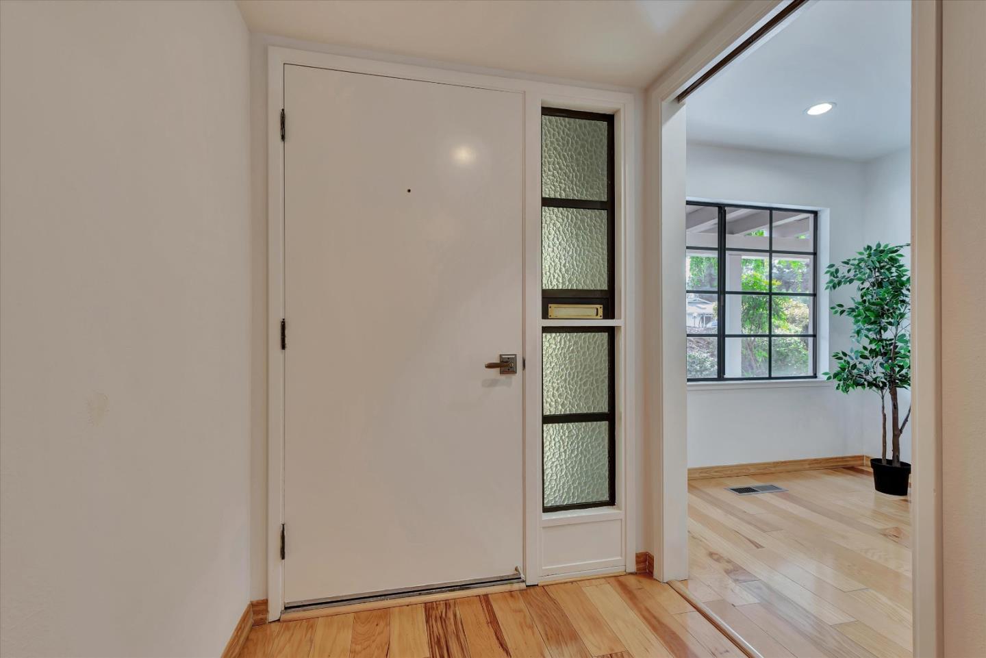 Detail Gallery Image 2 of 38 For 5302 Cribari Hts, San Jose,  CA 95135 - 2 Beds | 2 Baths