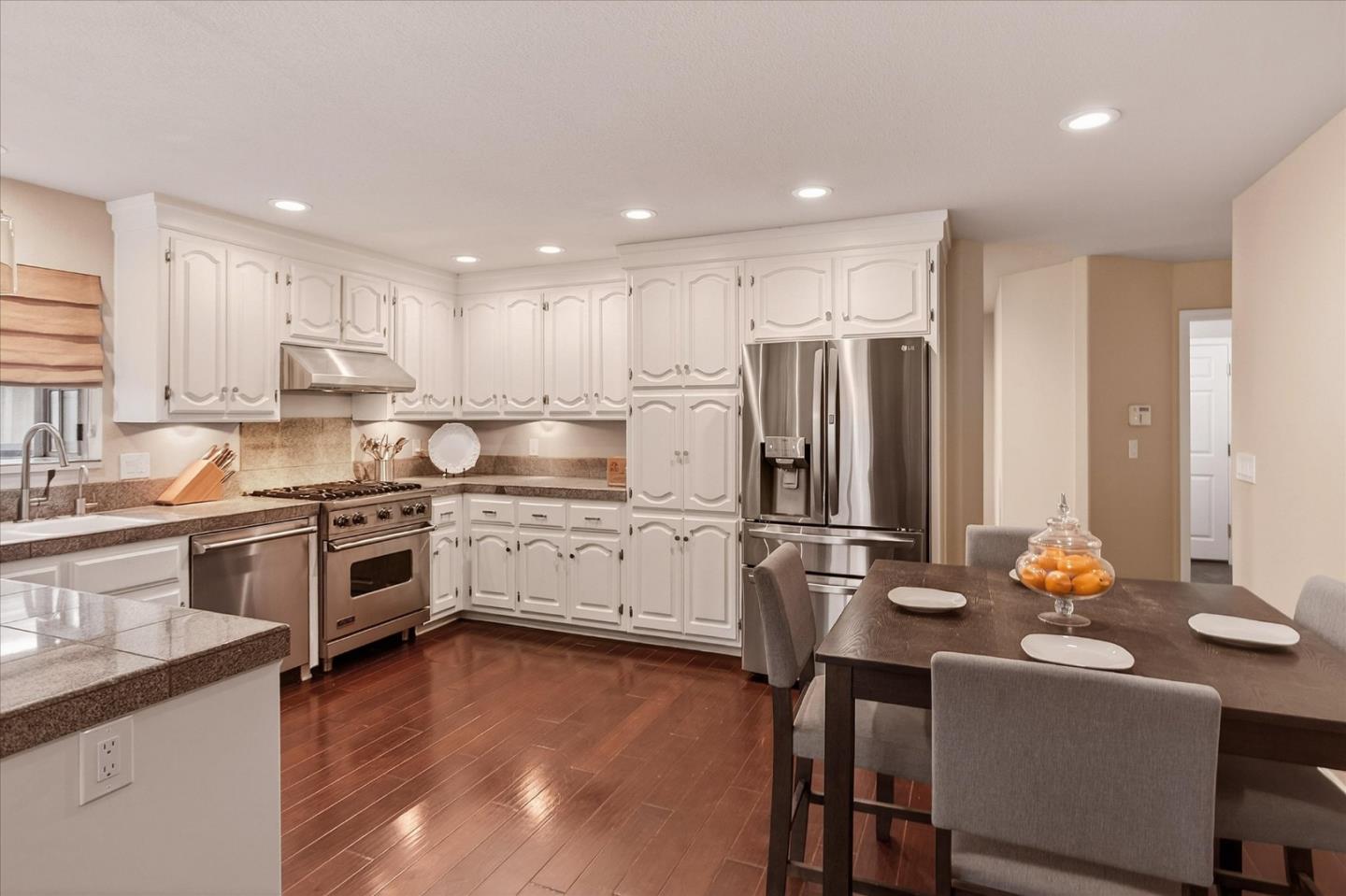 Detail Gallery Image 8 of 30 For 918 University Ave, San Jose,  CA 95126 - 4 Beds | 2 Baths