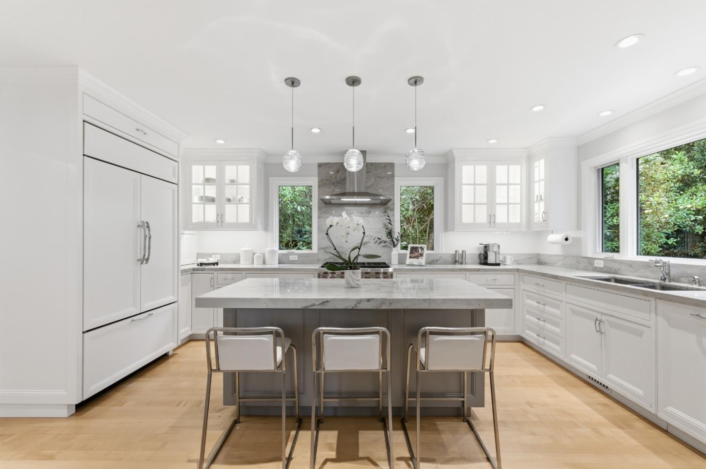 Detail Gallery Image 14 of 52 For 1700 Pine Knoll Dr, Belmont,  CA 94002 - 4 Beds | 4 Baths