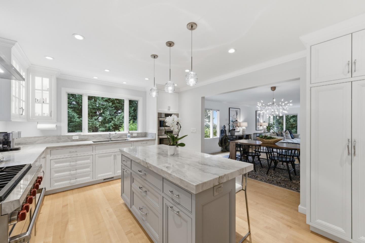 Detail Gallery Image 16 of 52 For 1700 Pine Knoll Dr, Belmont,  CA 94002 - 4 Beds | 4 Baths