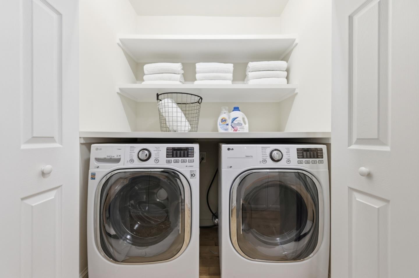 Detail Gallery Image 19 of 52 For 1700 Pine Knoll Dr, Belmont,  CA 94002 - 4 Beds | 4 Baths