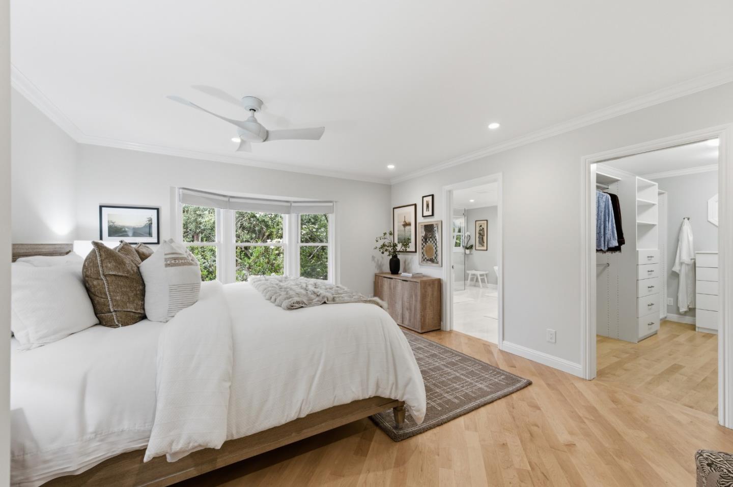 Detail Gallery Image 22 of 52 For 1700 Pine Knoll Dr, Belmont,  CA 94002 - 4 Beds | 4 Baths