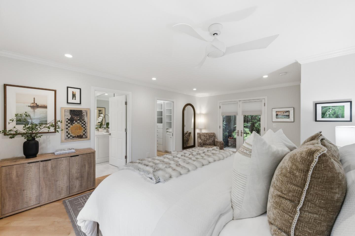 Detail Gallery Image 23 of 52 For 1700 Pine Knoll Dr, Belmont,  CA 94002 - 4 Beds | 4 Baths