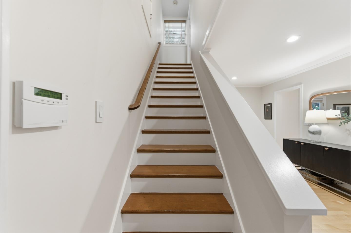 Detail Gallery Image 27 of 52 For 1700 Pine Knoll Dr, Belmont,  CA 94002 - 4 Beds | 4 Baths