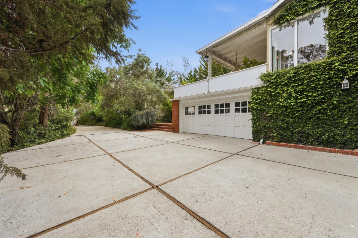 Detail Gallery Image 42 of 52 For 1700 Pine Knoll Dr, Belmont,  CA 94002 - 4 Beds | 4 Baths