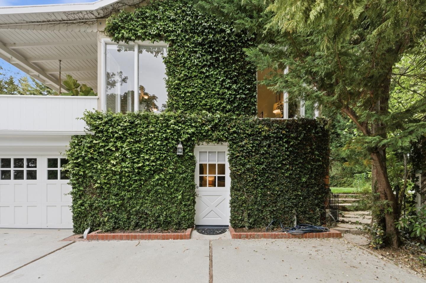 Detail Gallery Image 43 of 52 For 1700 Pine Knoll Dr, Belmont,  CA 94002 - 4 Beds | 4 Baths