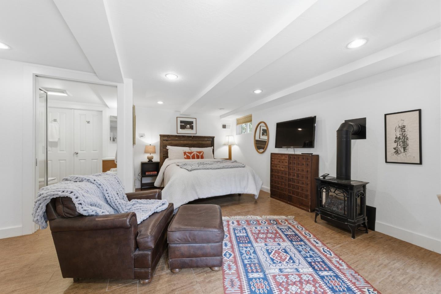 Detail Gallery Image 44 of 52 For 1700 Pine Knoll Dr, Belmont,  CA 94002 - 4 Beds | 4 Baths