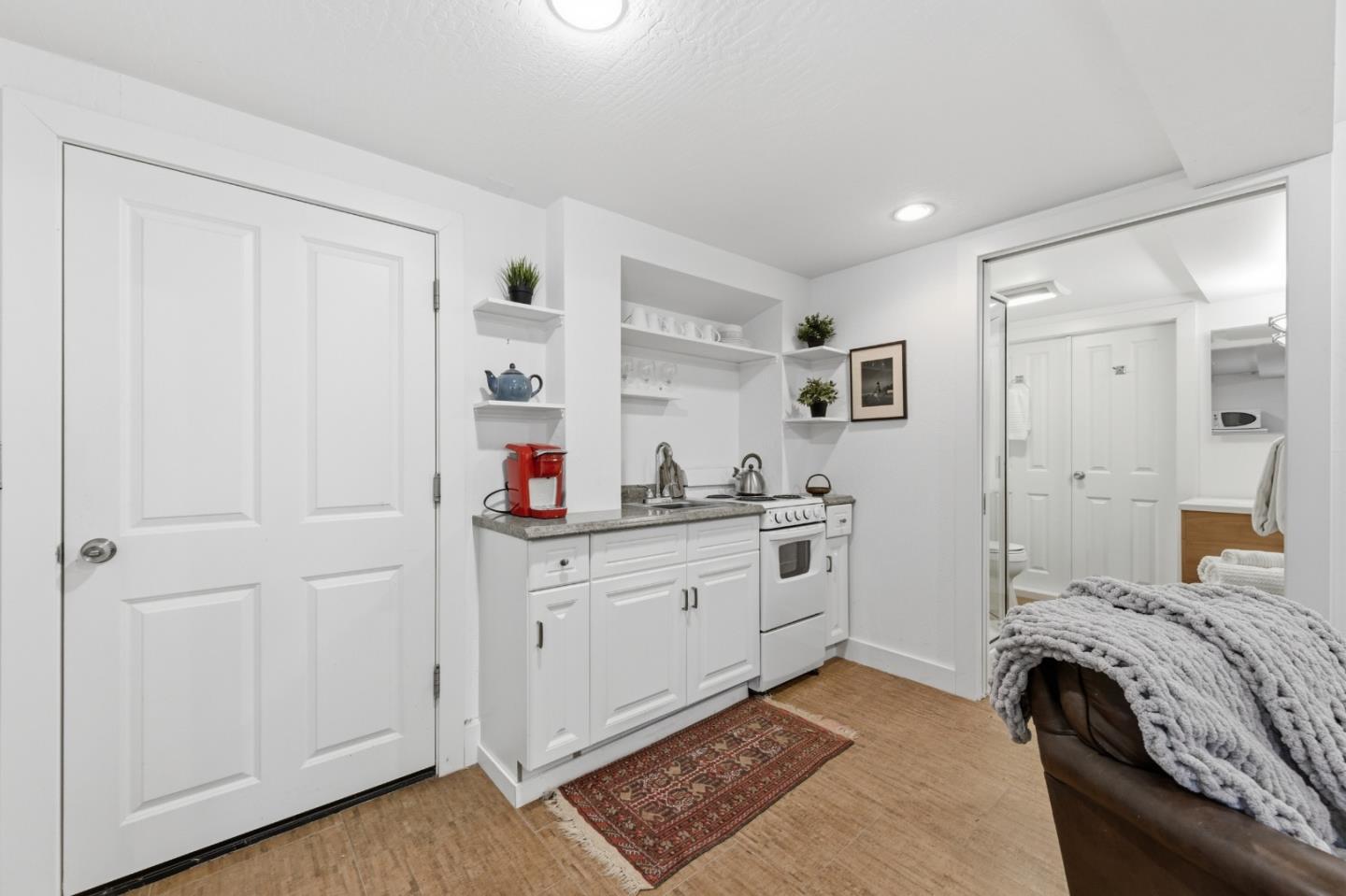 Detail Gallery Image 46 of 52 For 1700 Pine Knoll Dr, Belmont,  CA 94002 - 4 Beds | 4 Baths