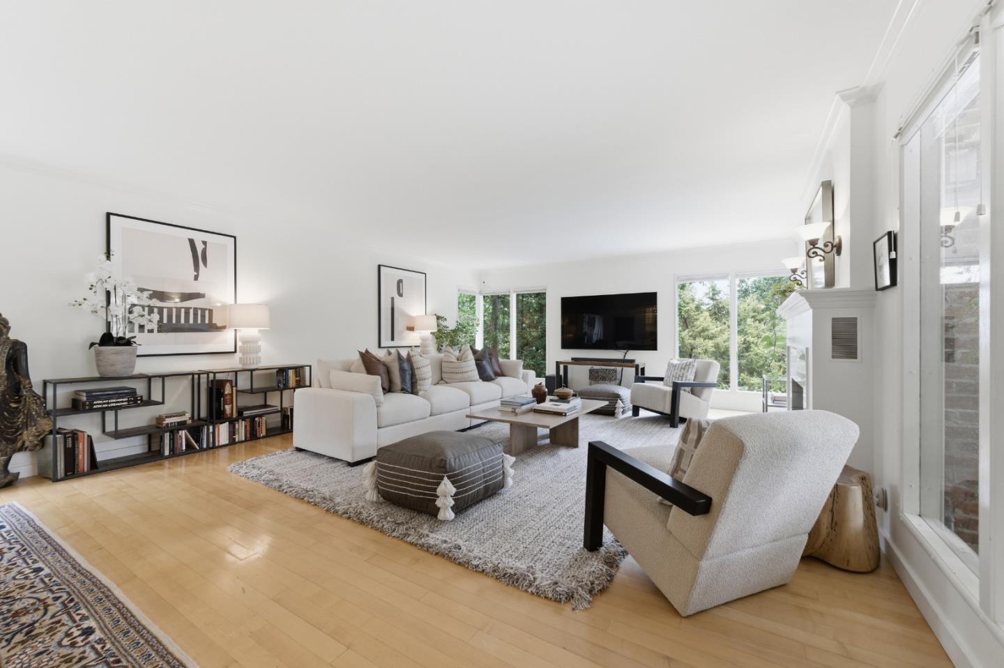 Detail Gallery Image 9 of 52 For 1700 Pine Knoll Dr, Belmont,  CA 94002 - 4 Beds | 4 Baths