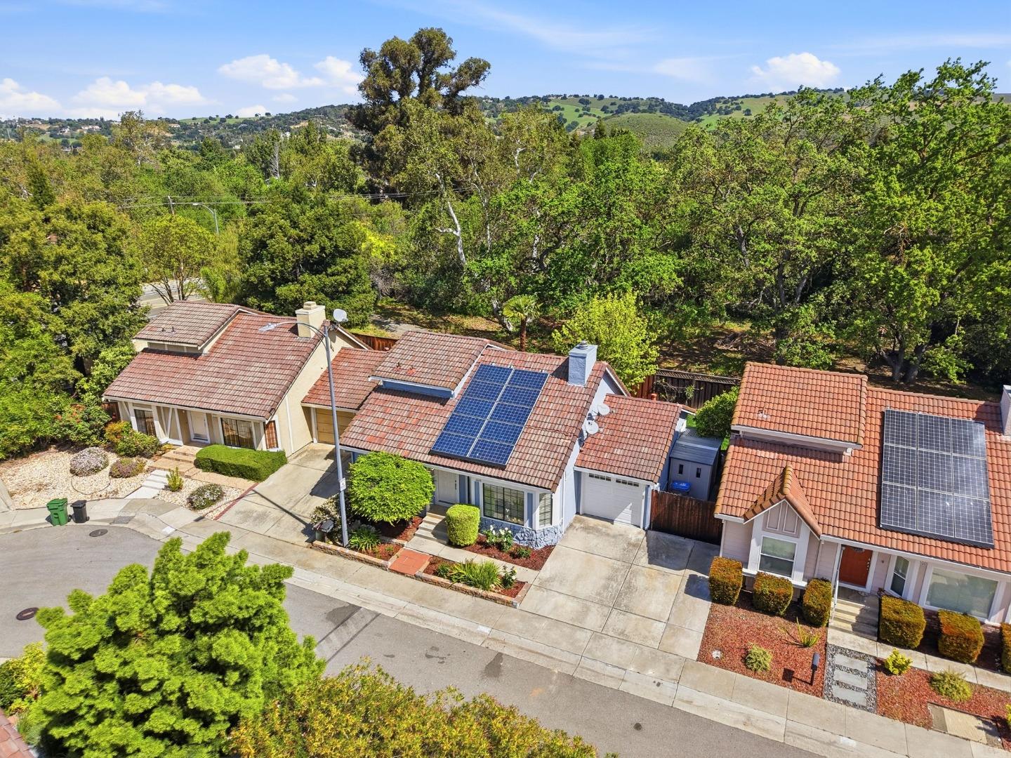 Detail Gallery Image 4 of 37 For 1005 Alamitos Creek Dr, San Jose,  CA 95120 - 3 Beds | 2 Baths