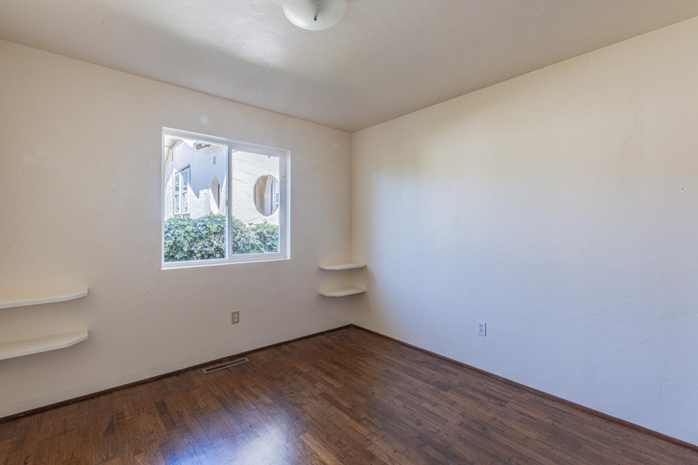 Detail Gallery Image 21 of 28 For 2 Portola Ave, Monterey,  CA 93940 - 3 Beds | 2 Baths