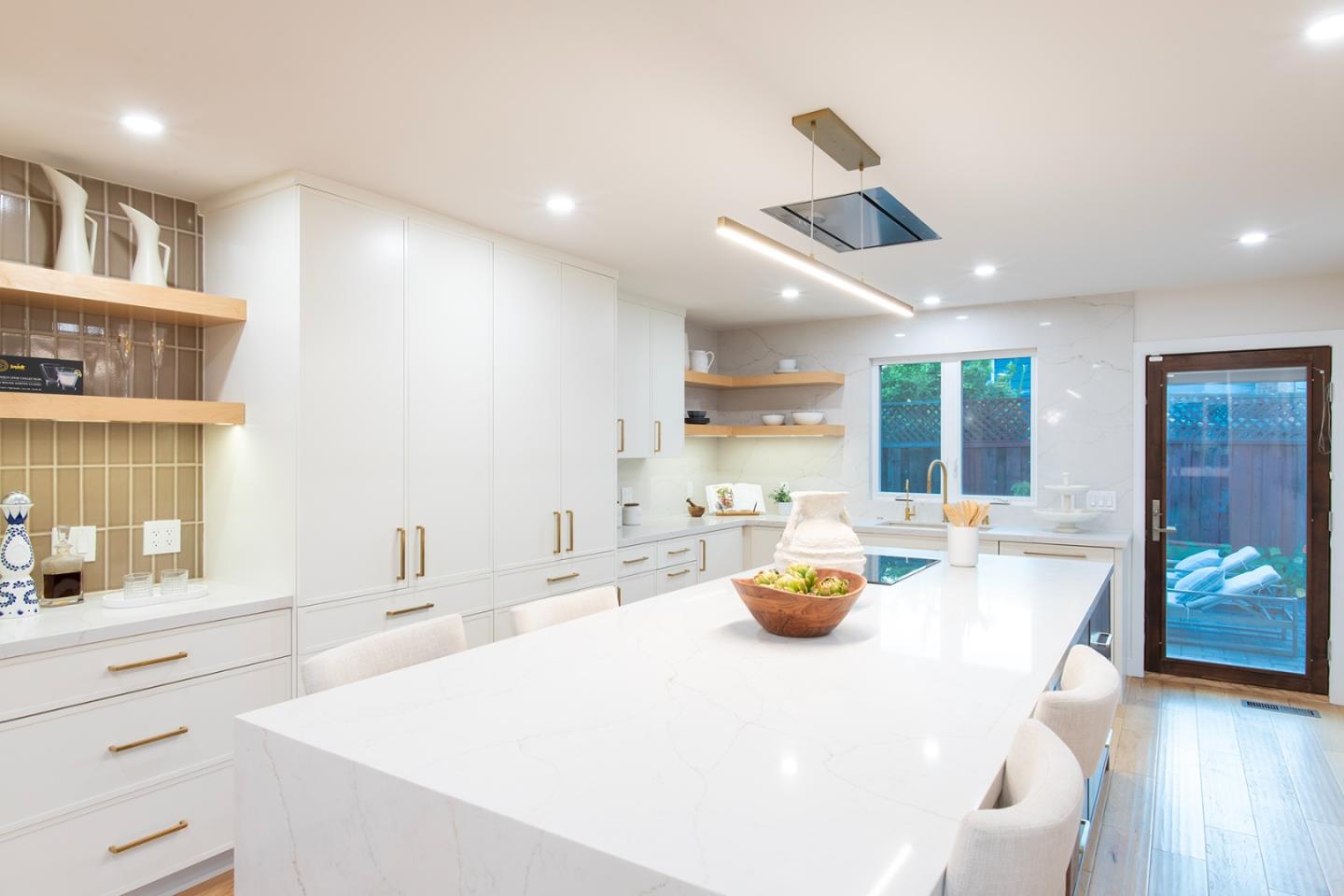 Detail Gallery Image 14 of 101 For 845 Groton Ct, Sunnyvale,  CA 94087 - 5 Beds | 3 Baths