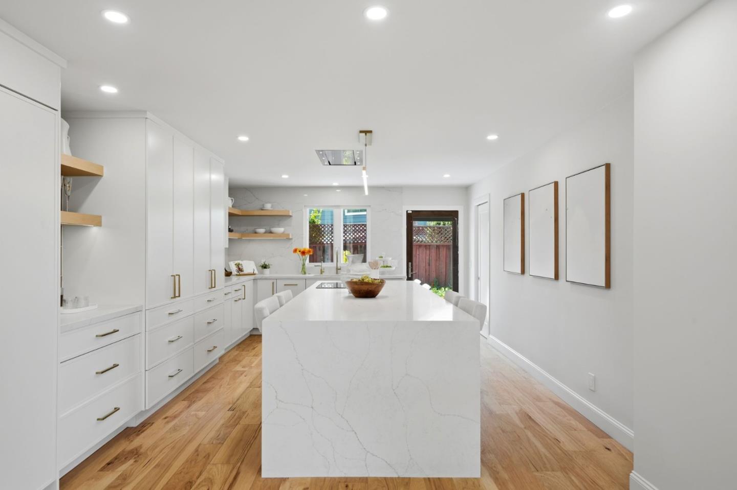 Detail Gallery Image 15 of 101 For 845 Groton Ct, Sunnyvale,  CA 94087 - 5 Beds | 3 Baths