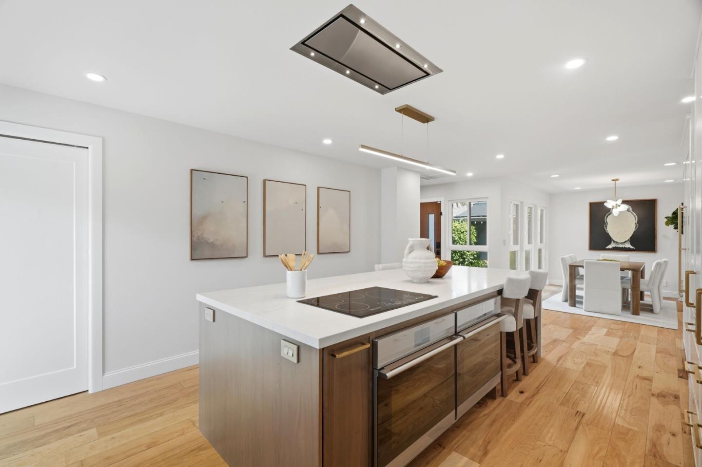 Detail Gallery Image 17 of 101 For 845 Groton Ct, Sunnyvale,  CA 94087 - 5 Beds | 3 Baths