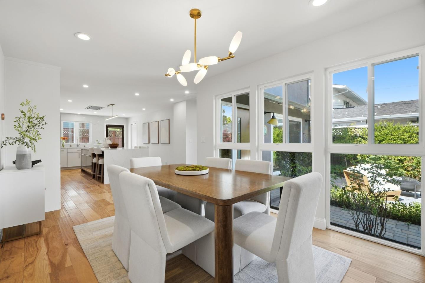 Detail Gallery Image 29 of 101 For 845 Groton Ct, Sunnyvale,  CA 94087 - 5 Beds | 3 Baths