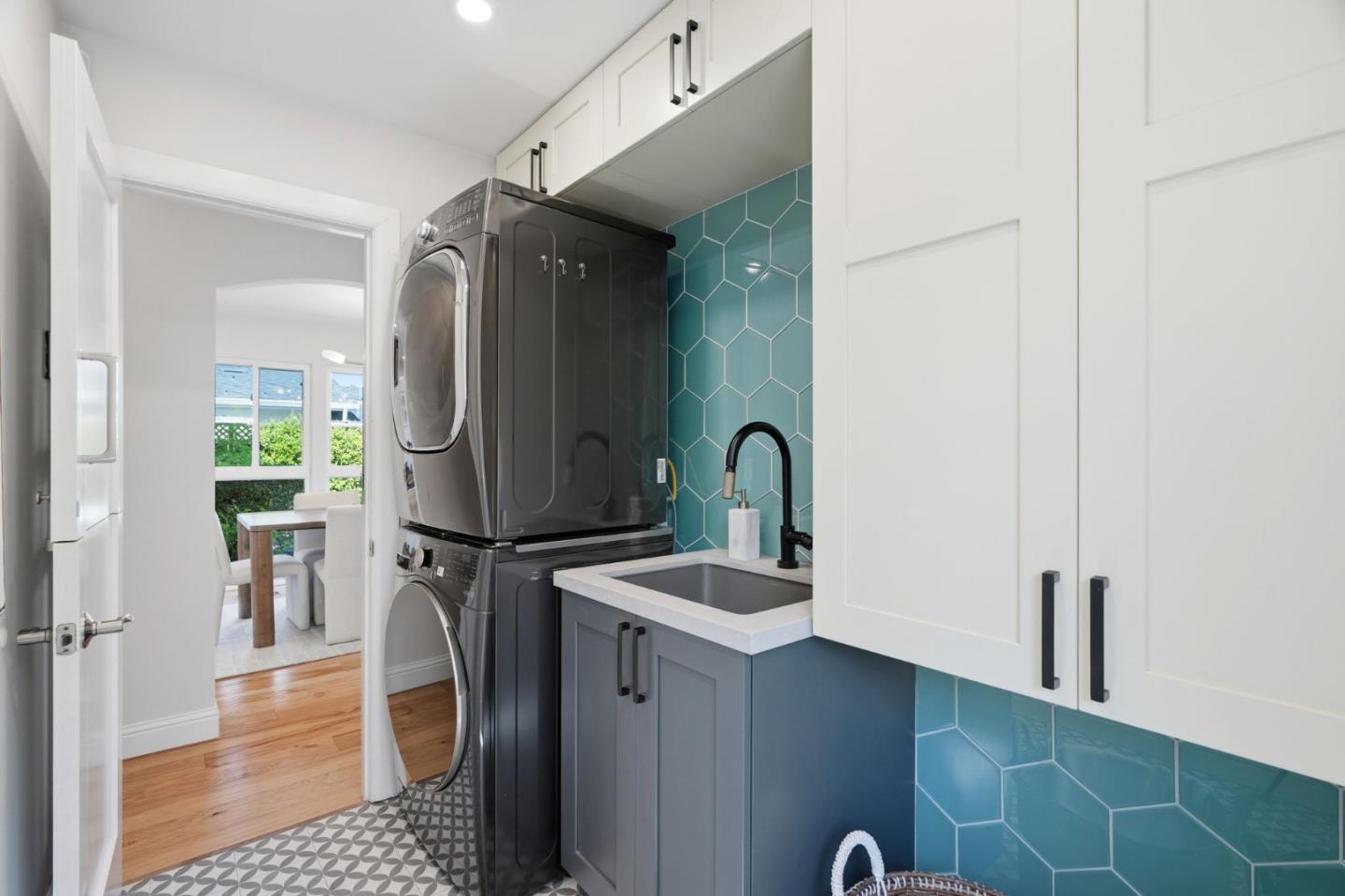 Detail Gallery Image 41 of 101 For 845 Groton Ct, Sunnyvale,  CA 94087 - 5 Beds | 3 Baths