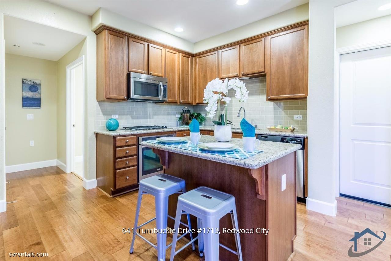 Detail Gallery Image 4 of 15 For 641 Turnbuckle Dr #1713,  Redwood City,  CA 94063 - 2 Beds | 2/1 Baths