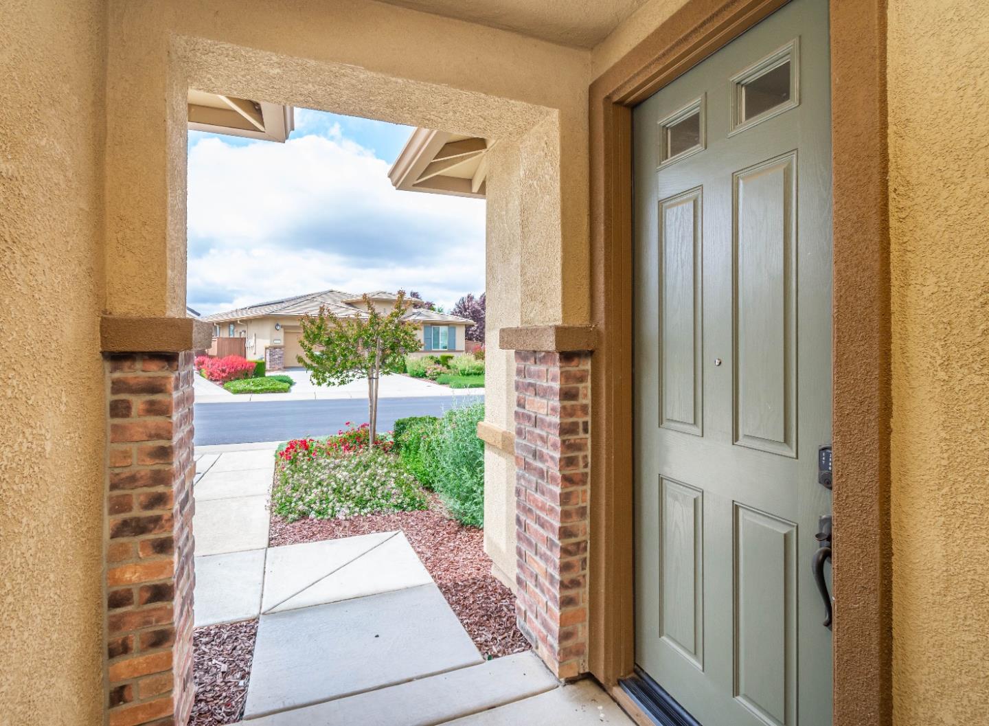 9269 Red Thistle CT, Sacramento, CA 95829, Photo 2