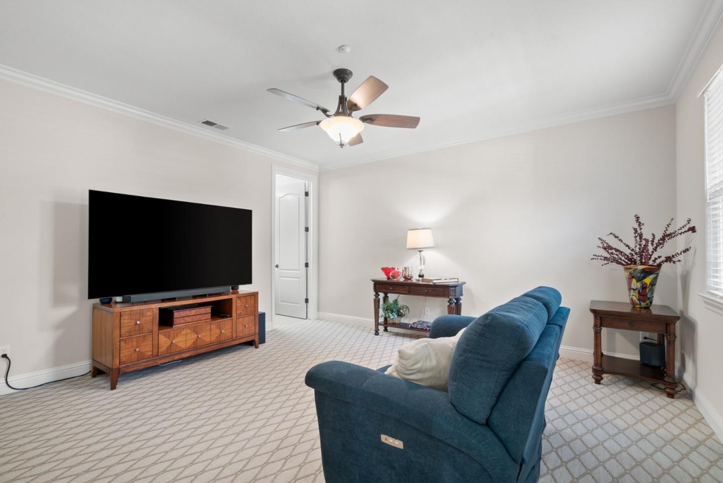 Detail Gallery Image 20 of 51 For 335 Bridlewood Ct, Santa Cruz,  CA 95060 - 5 Beds | 5/1 Baths