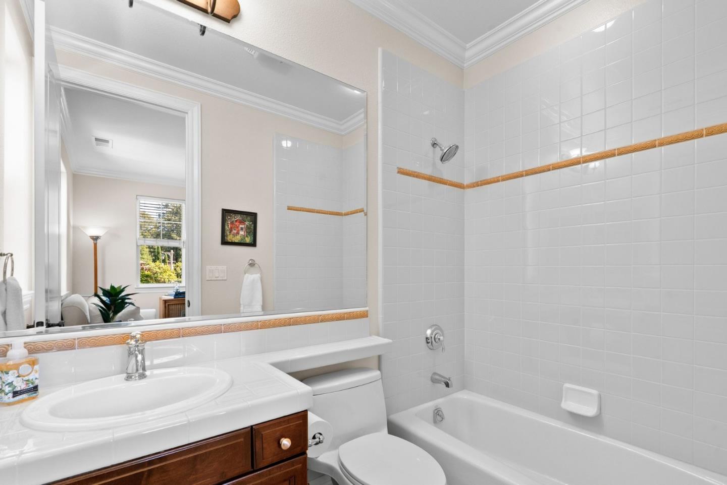 Detail Gallery Image 29 of 51 For 335 Bridlewood Ct, Santa Cruz,  CA 95060 - 5 Beds | 5/1 Baths