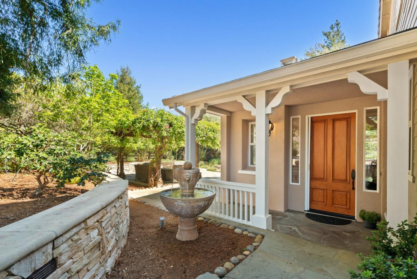 Detail Gallery Image 3 of 51 For 335 Bridlewood Ct, Santa Cruz,  CA 95060 - 5 Beds | 5/1 Baths