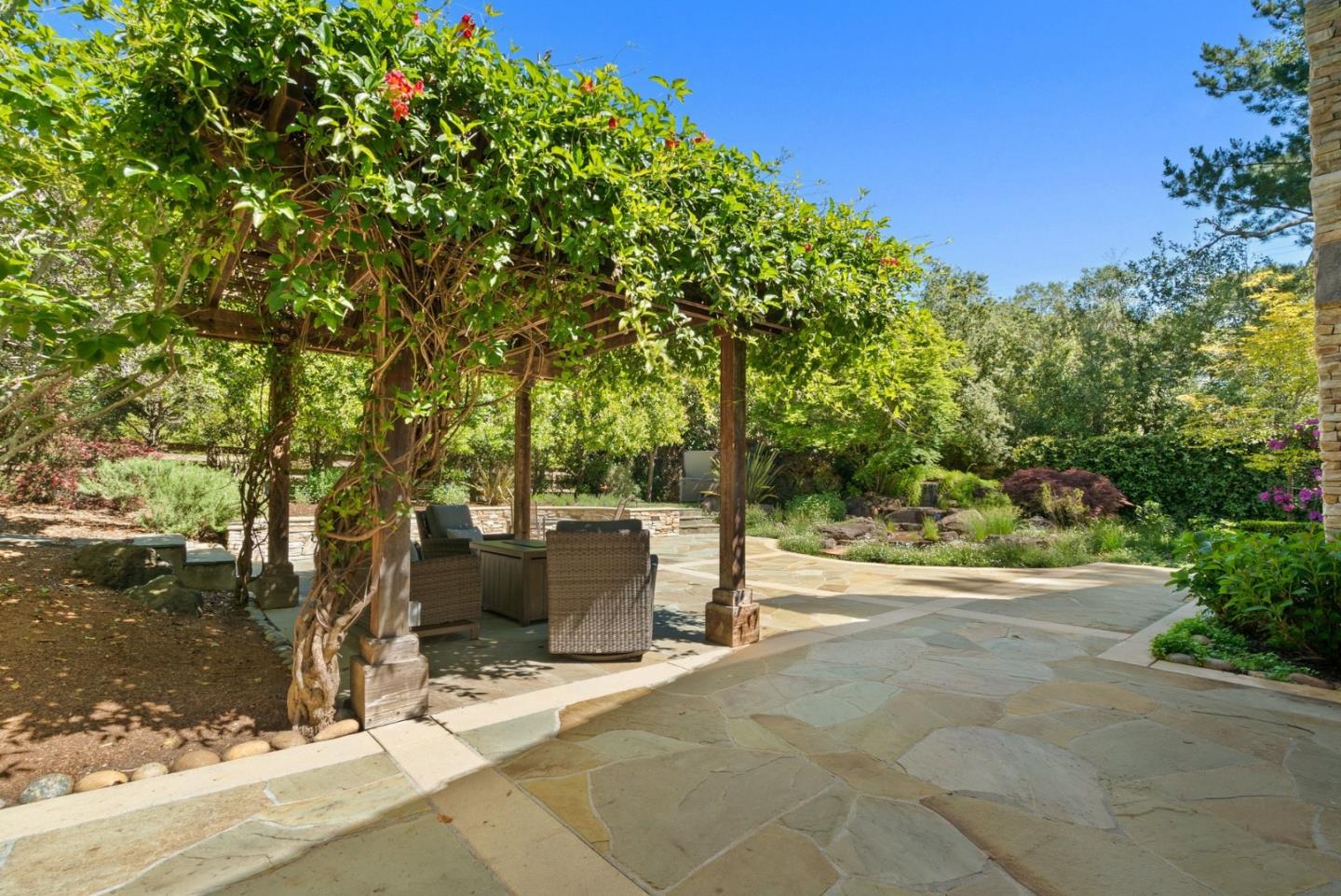 Detail Gallery Image 38 of 51 For 335 Bridlewood Ct, Santa Cruz,  CA 95060 - 5 Beds | 5/1 Baths