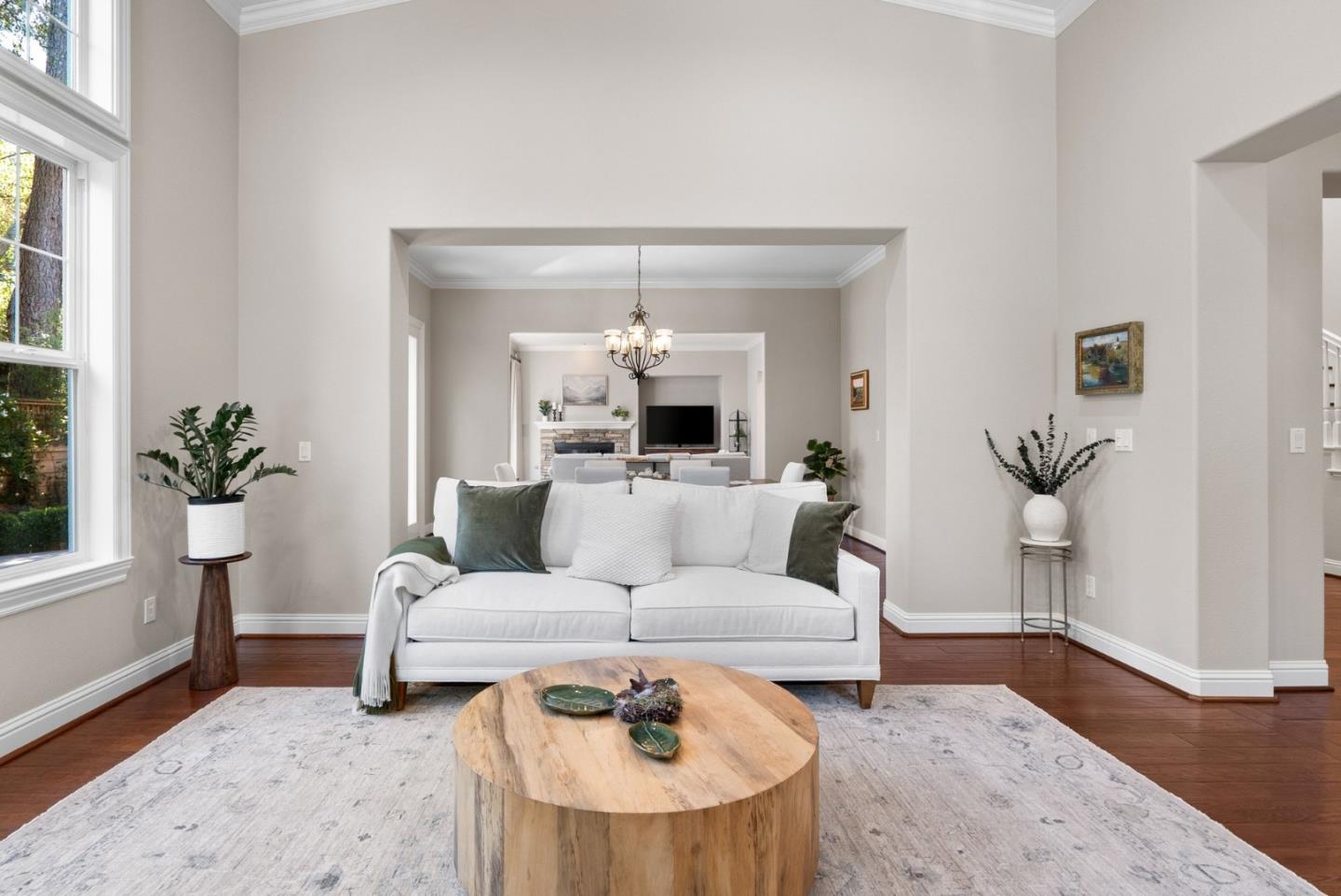 Detail Gallery Image 6 of 51 For 335 Bridlewood Ct, Santa Cruz,  CA 95060 - 5 Beds | 5/1 Baths