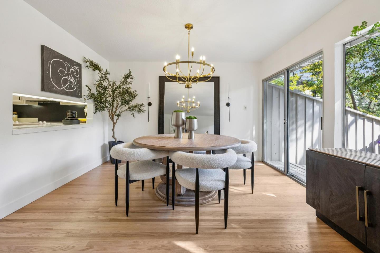 Detail Gallery Image 11 of 58 For 18 Tollridge Ct, San Mateo,  CA 94402 - 3 Beds | 2/1 Baths