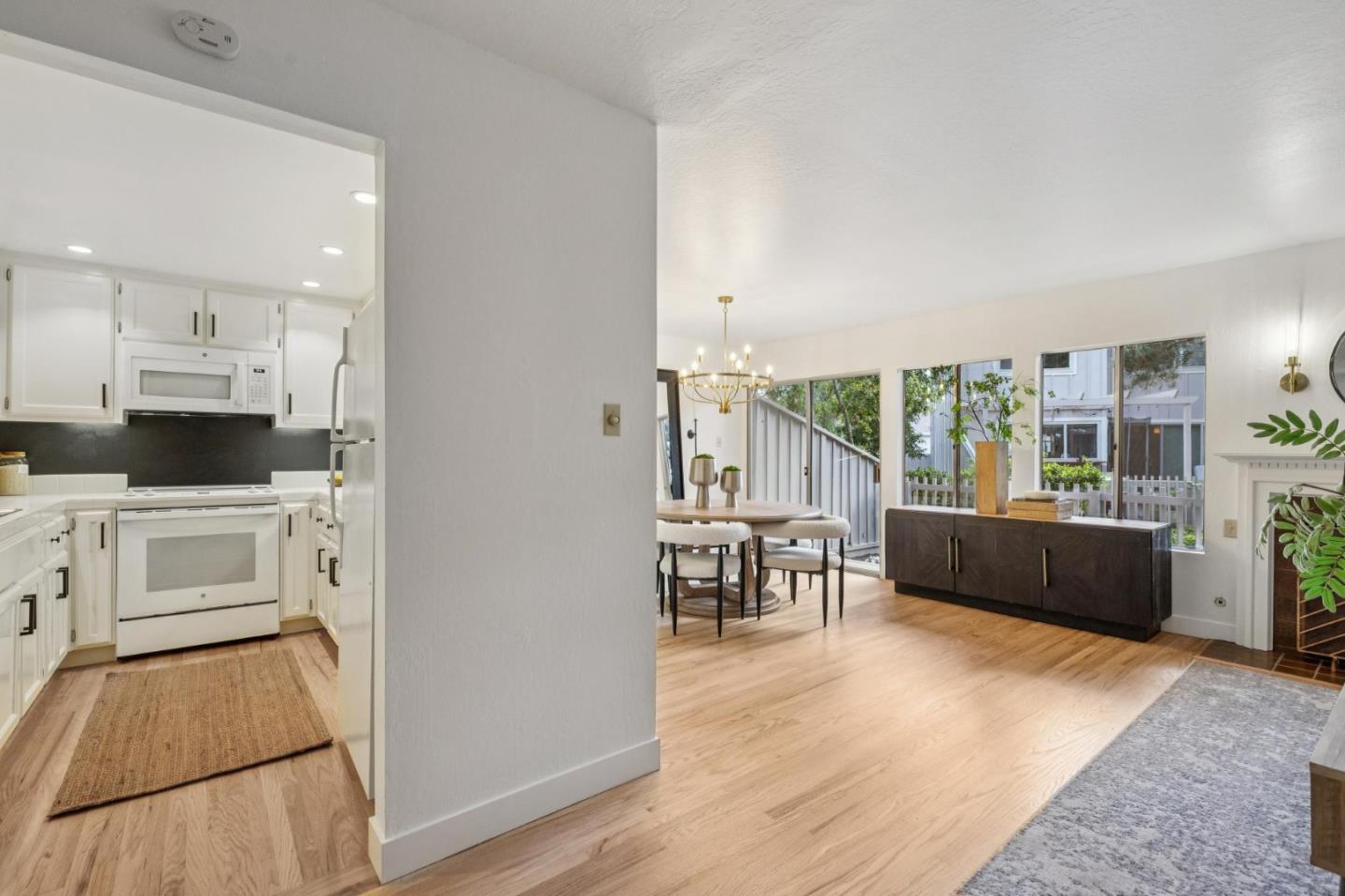 Detail Gallery Image 15 of 58 For 18 Tollridge Ct, San Mateo,  CA 94402 - 3 Beds | 2/1 Baths