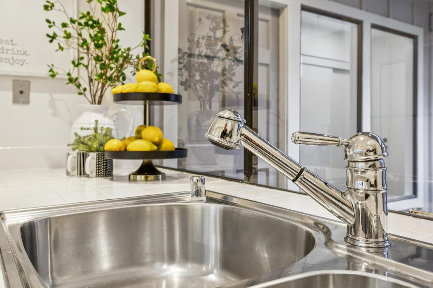 Detail Gallery Image 17 of 58 For 18 Tollridge Ct, San Mateo,  CA 94402 - 3 Beds | 2/1 Baths