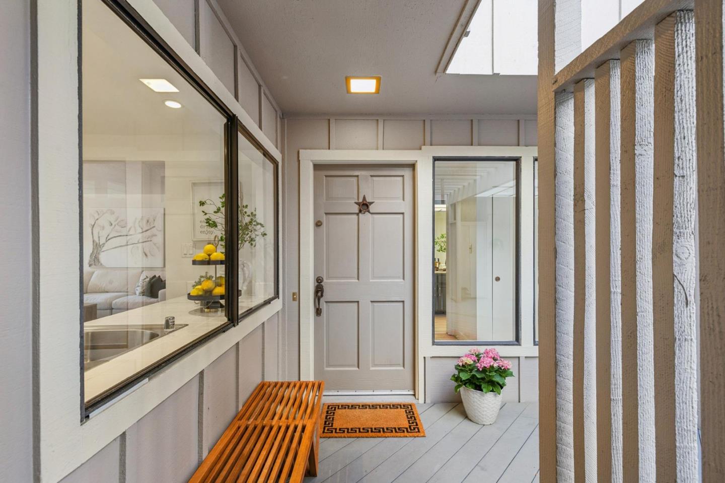 Detail Gallery Image 2 of 58 For 18 Tollridge Ct, San Mateo,  CA 94402 - 3 Beds | 2/1 Baths