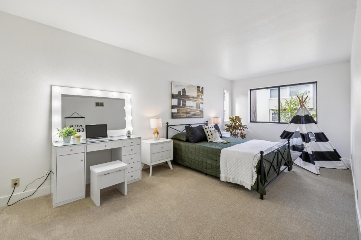 Detail Gallery Image 33 of 58 For 18 Tollridge Ct, San Mateo,  CA 94402 - 3 Beds | 2/1 Baths