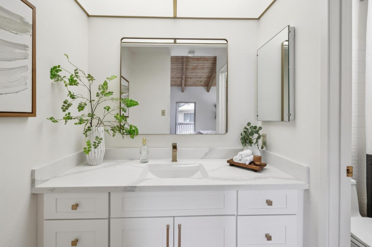 Detail Gallery Image 37 of 58 For 18 Tollridge Ct, San Mateo,  CA 94402 - 3 Beds | 2/1 Baths