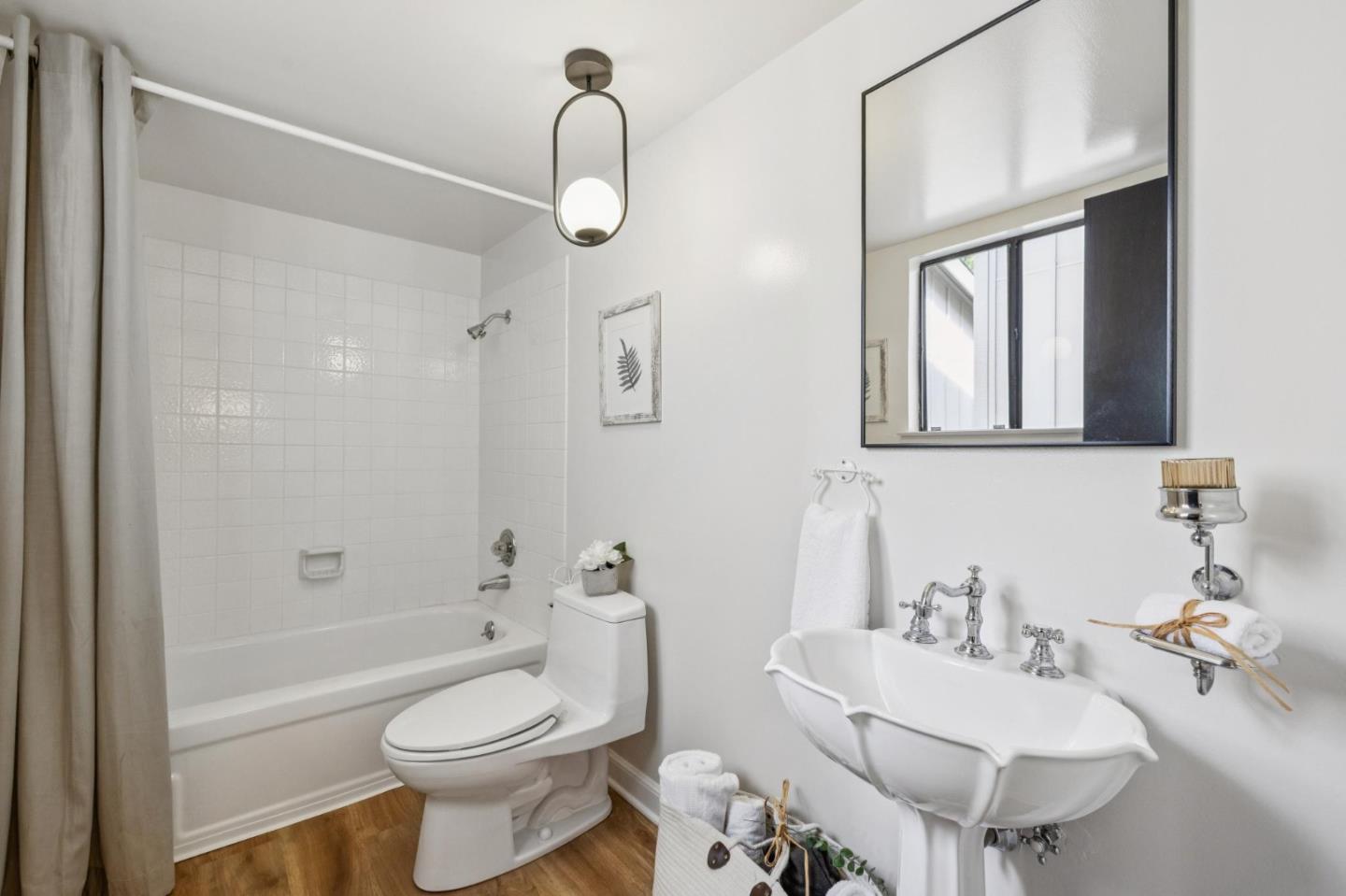 Detail Gallery Image 38 of 58 For 18 Tollridge Ct, San Mateo,  CA 94402 - 3 Beds | 2/1 Baths