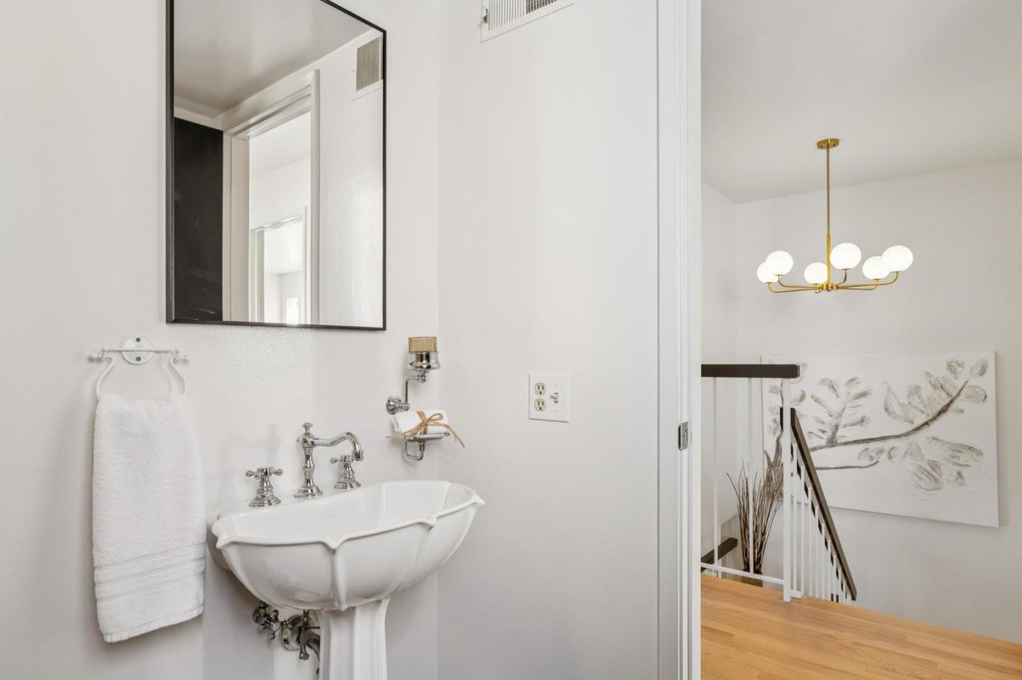 Detail Gallery Image 39 of 58 For 18 Tollridge Ct, San Mateo,  CA 94402 - 3 Beds | 2/1 Baths