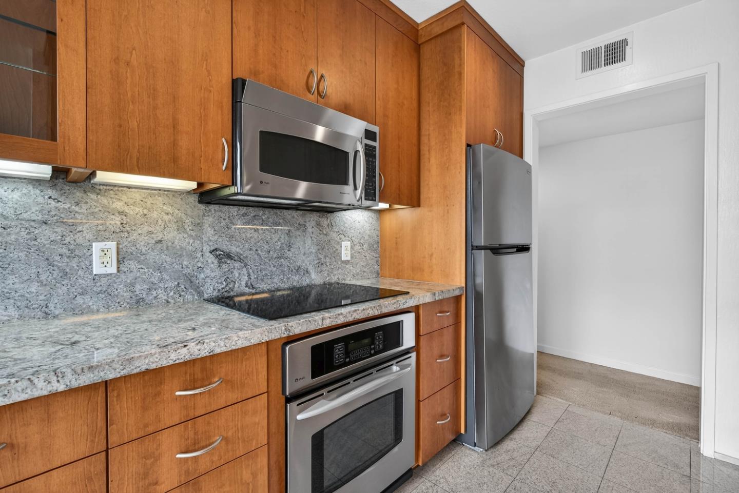 Detail Gallery Image 6 of 21 For 183 Del Medio Ave #310,  Mountain View,  CA 94040 - 2 Beds | 1 Baths