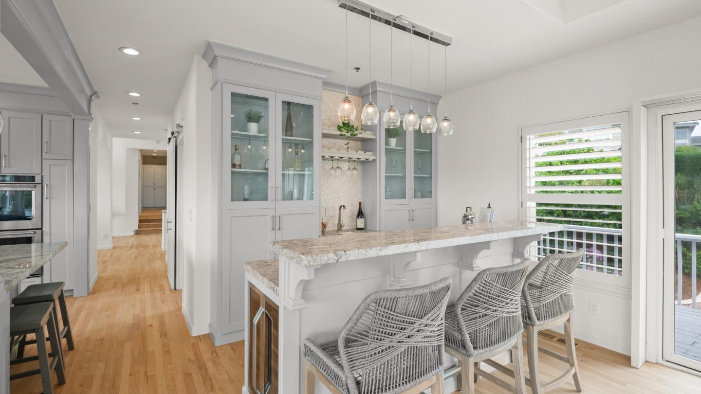 Detail Gallery Image 13 of 35 For 15855 Jackson Oaks Dr, Morgan Hill,  CA 95037 - 5 Beds | 3/1 Baths