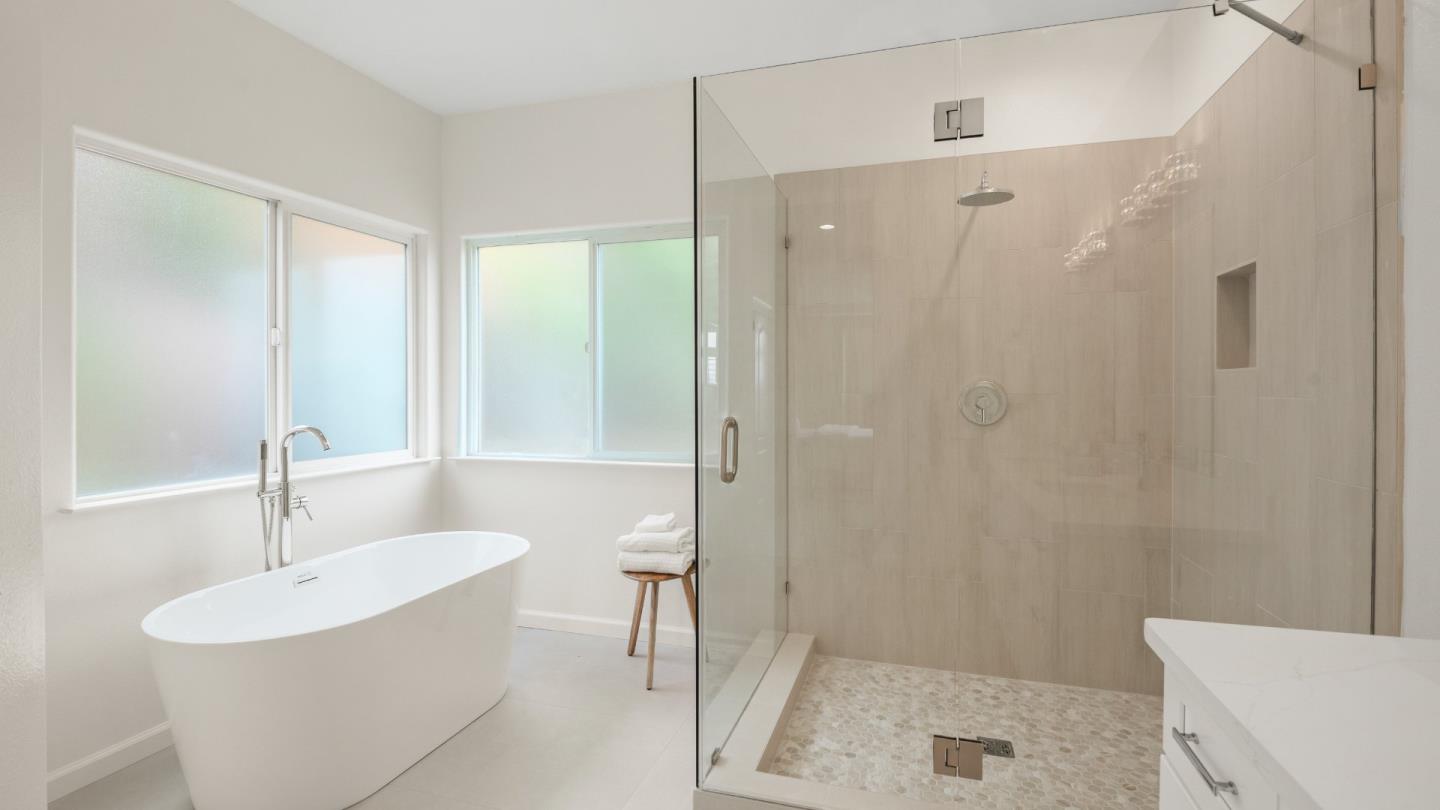 Detail Gallery Image 17 of 35 For 15855 Jackson Oaks Dr, Morgan Hill,  CA 95037 - 5 Beds | 3/1 Baths