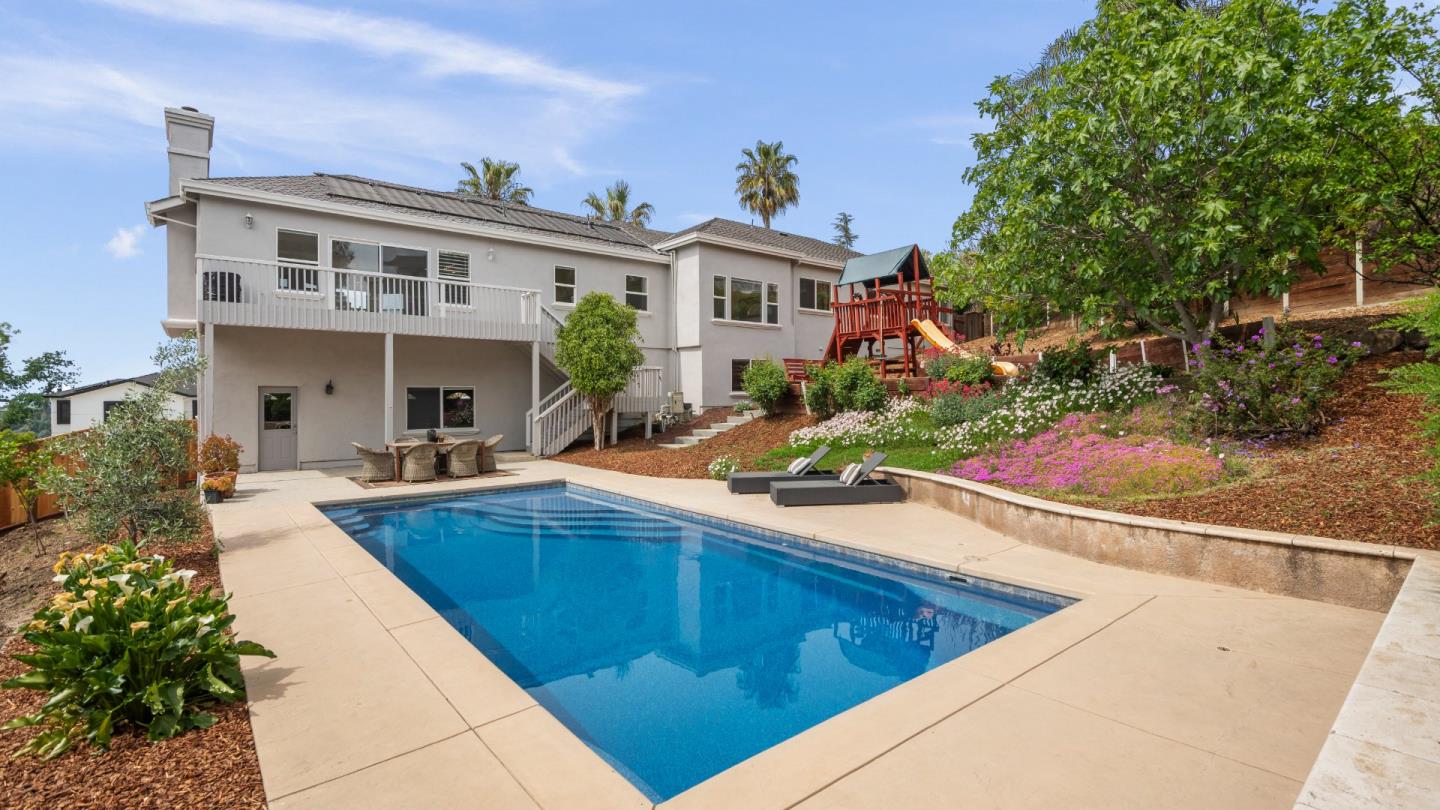 Detail Gallery Image 30 of 35 For 15855 Jackson Oaks Dr, Morgan Hill,  CA 95037 - 5 Beds | 3/1 Baths