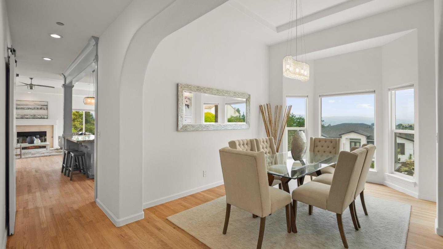 Detail Gallery Image 4 of 35 For 15855 Jackson Oaks Dr, Morgan Hill,  CA 95037 - 5 Beds | 3/1 Baths