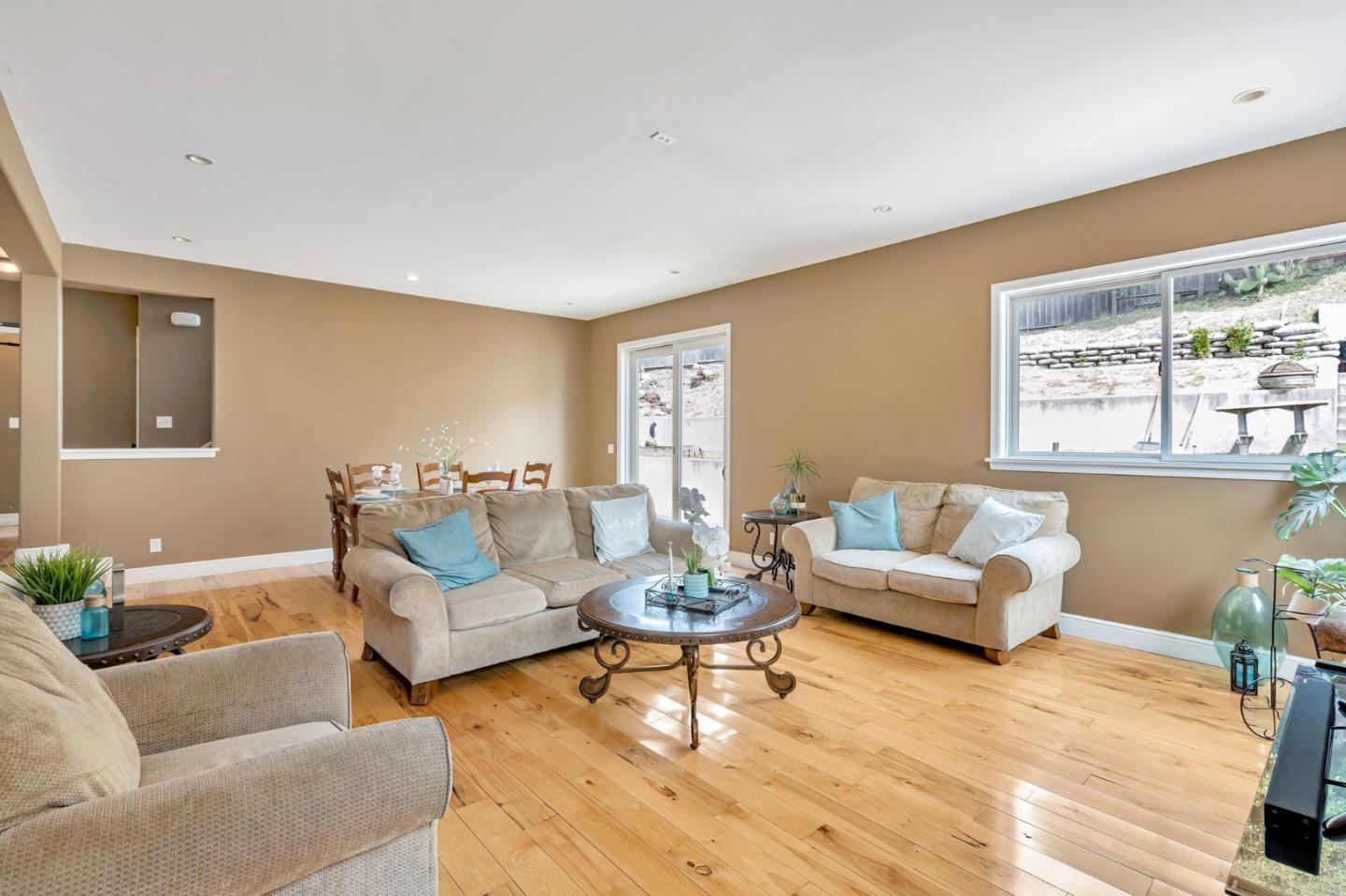 Detail Gallery Image 6 of 47 For 2672 Odonnell Dr, San Pablo,  CA 94806 - 6 Beds | 4 Baths