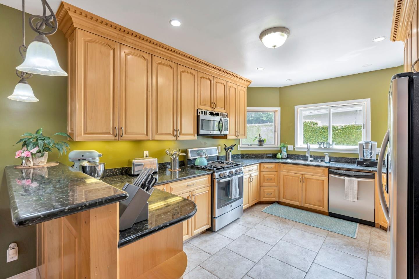 Detail Gallery Image 8 of 47 For 2672 Odonnell Dr, San Pablo,  CA 94806 - 6 Beds | 4 Baths