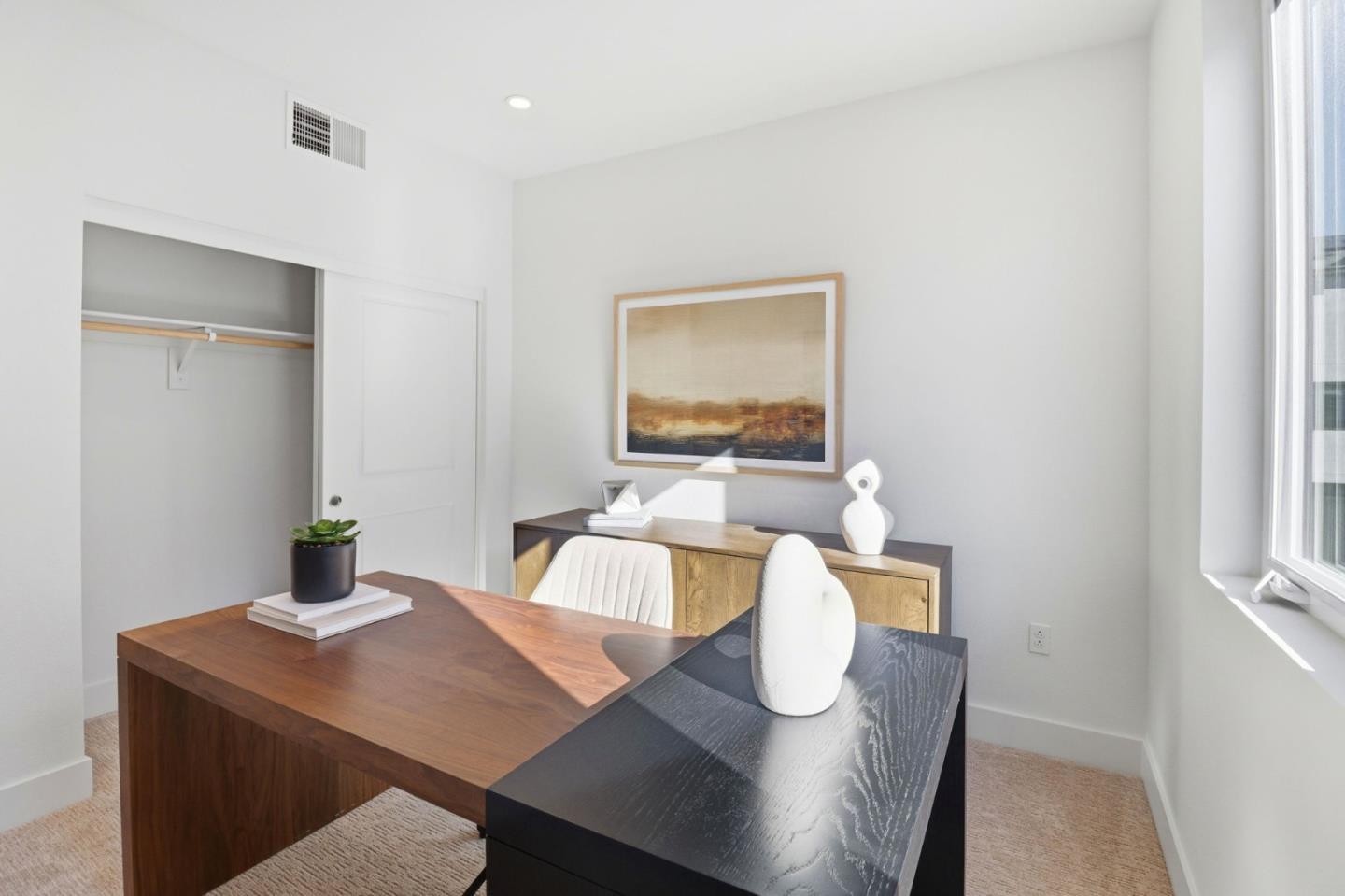 Detail Gallery Image 11 of 25 For 1129 Esther Ct, Palo Alto,  CA 94303 - 3 Beds | 3 Baths